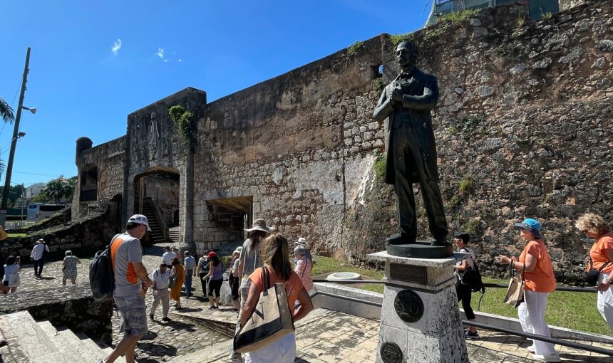 Descubre la Cultura, Historia y Gastronomía de Santo Domingo