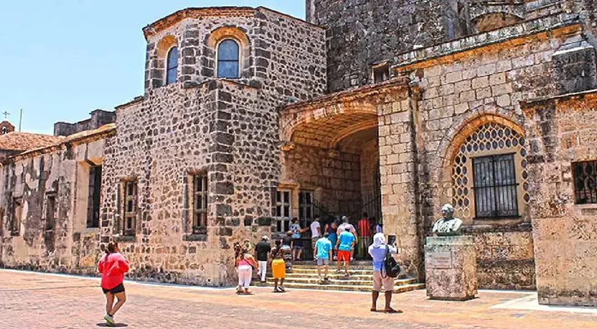 Santo Domingo: Un Viaje al Pasado en la Primera Ciudad de América